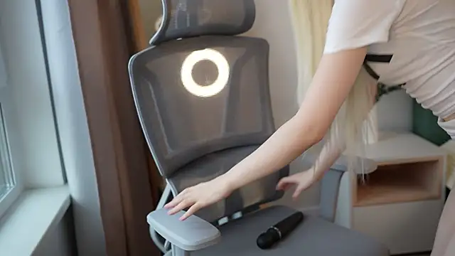 Laura Obsidian online show from 31, 10, 2025