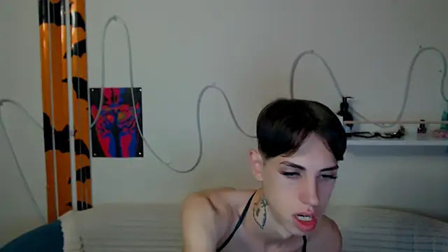 Snapshot of AlexNaughty14 chatting on 15, 11, 2025 AlexNaughty14 online show from 15, 11, 2025