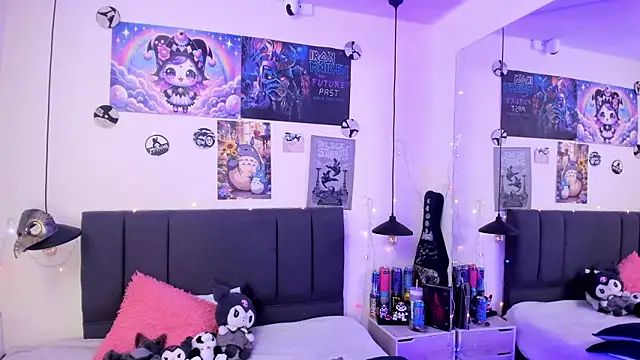 Snapshot of SabrinaV_ chatting on 23, 6, 2026 SabrinaV online show from 23, 6, 2026