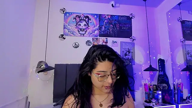 Snapshot of SabrinaV_ chatting on 6, 7, 2026 SabrinaV online show from 6, 7, 2026