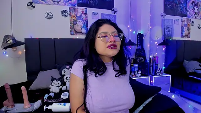Snapshot of SabrinaV_ chatting on 9, 7, 2026 SabrinaV online show from 9, 7, 2026