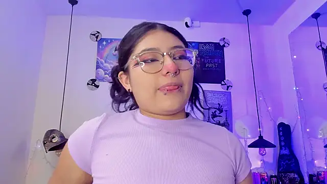 Snapshot of SabrinaV_ chatting on 23, 7, 2026 SabrinaV online show from 23, 7, 2026
