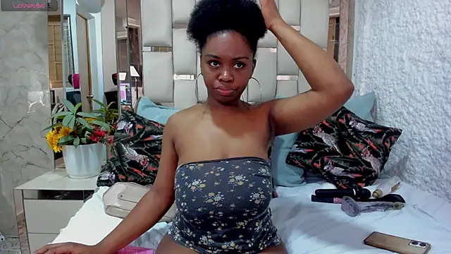 Snapshot of hazellanee chatting on 12, 5, 2026 hazellanee online show from 12, 5, 2026