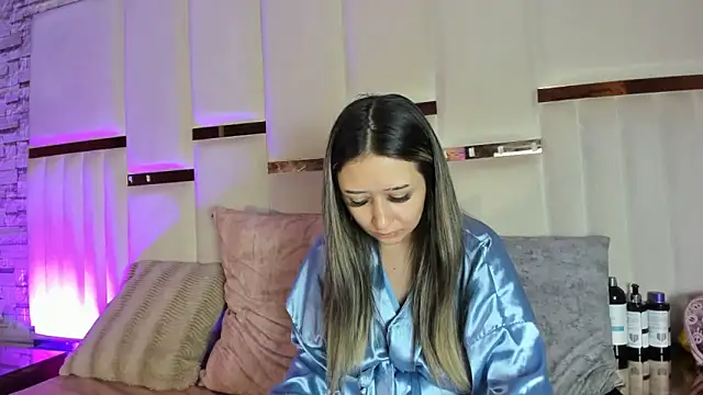 Snapshot of ANLLELOAndANGELA chatting on 7, 5, 2026 ANLLELOAndANGELA online show from 7, 5, 2026