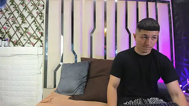 Snapshot of ANLLELOAndANGELA chatting on 22, 5, 2026 ANLLELOAndANGELA online show from 22, 5, 2026