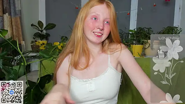 Snapshot of RitaSweety18 chatting on 23, 11, 2025 RitaSweety18 online show from 23, 11, 2025