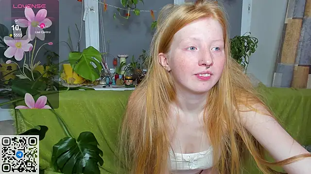 Snapshot of RitaSweety18 chatting on 23, 11, 2025 RitaSweety18 online show from 23, 11, 2025