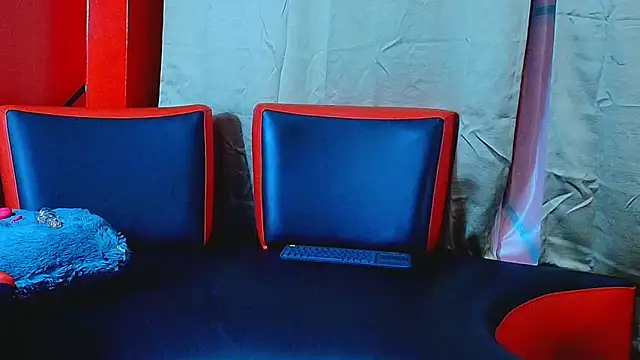 Selenegomezz online show from 4, 12, 2025