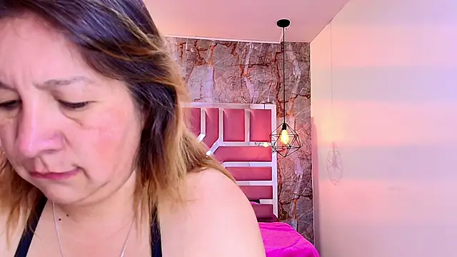 Snapshot of MaylinRosse_ chatting on 22, 4, 2026 MaylinRosse online show from 22, 4, 2026