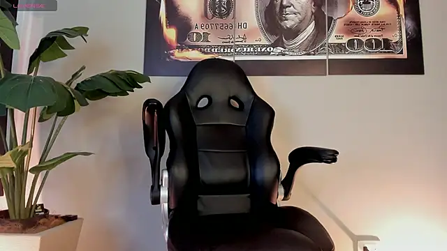 chrizmacgregor online show from 15, 4, 2026