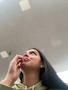 Mia fire666 online show from 17, 4, 2026