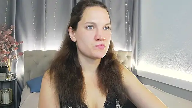 Snapshot of IvetaRayy chatting on 3, 10, 2025 IvetaRayy online show from 3, 10, 2025