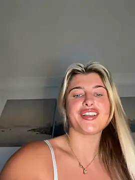 Snapshot of BabyBluexox chatting on 5, 6, 2026 BabyBluexox online show from 5, 6, 2026