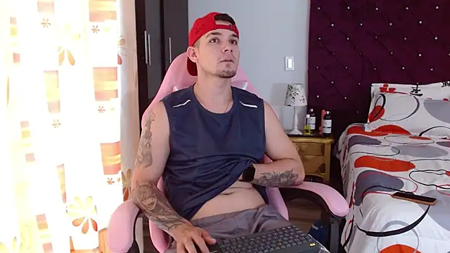 BooyHott  online show from 26, 10, 2025