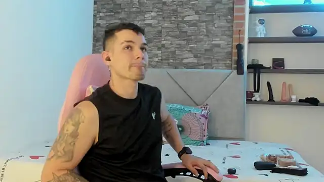 BooyHott  online show from 15, 1, 2026