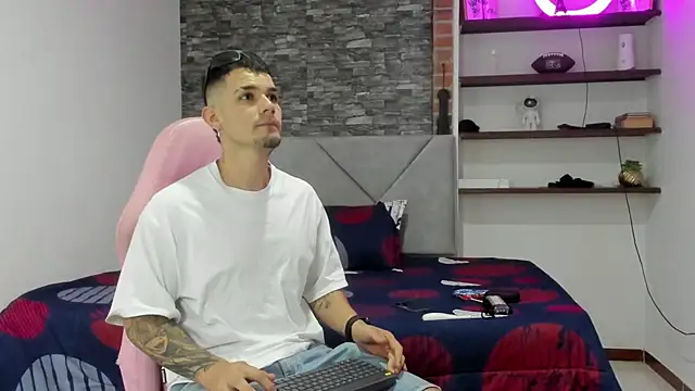 BooyHott  online show from 21, 2, 2026