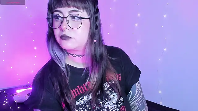 Snapshot of Hallucigenia_ chatting on 2, 3, 2026 Hallucigenia online show from 2, 3, 2026