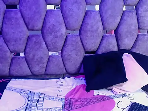 burbuja pink  online show from 10, 3, 2026