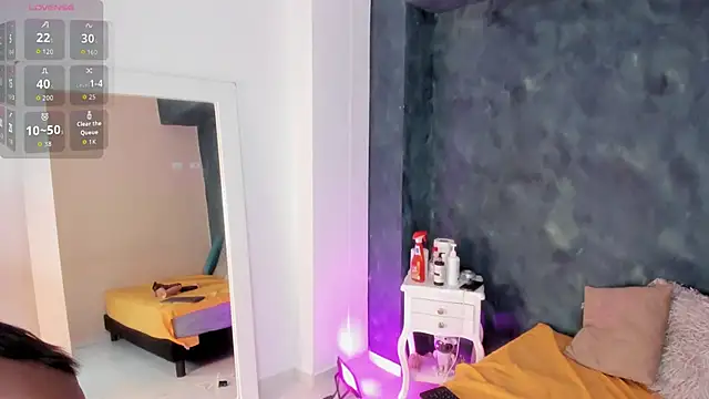 SaraGuzmann online show from 9, 1, 2026