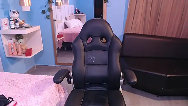 PenelopeBond online show from 12, 11, 2025