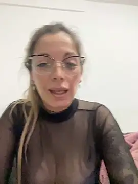 Snapshot of julietacollins11 chatting on 23, 9, 2025 julietacollins11 online show from 23, 9, 2025