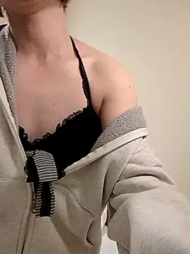 Snapshot of takusaki223 chatting on 15, 11, 2025 takusaki223 online show from 15, 11, 2025