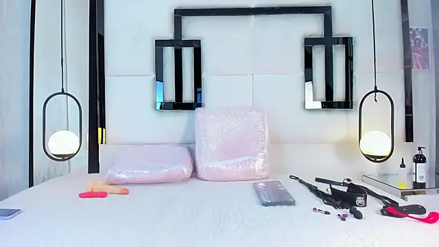 Snapshot of SerenaWild1 chatting on 31, 10, 2025 SerenaWild1 online show from 31, 10, 2025