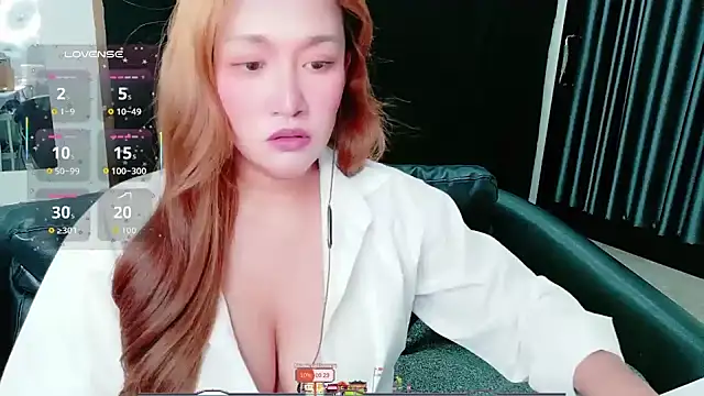 Snapshot of Lalacream12 chatting on 2, 5, 2026 Lalacream12 online show from 2, 5, 2026