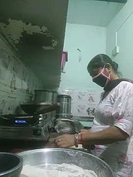 Snapshot of Cute-Charvii chatting on 26, 11, 2025 Cute-Charvii online show from 26, 11, 2025