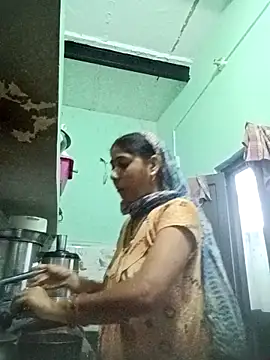 Cute-Charvii online show from 1, 4, 2026