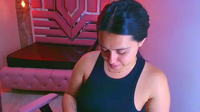 lorem adams online show from 14, 11, 2025