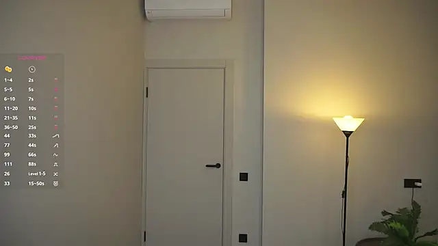 Snapshot of AdrianaCoenen chatting on 17, 11, 2025 AdrianaCoenen online show from 17, 11, 2025