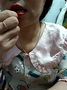 Snapshot of Minssara20 chatting on 20, 10, 2025 Minssara20 online show from 20, 10, 2025
