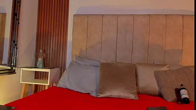 Lauraa saenz11 online show from 11, 10, 2025