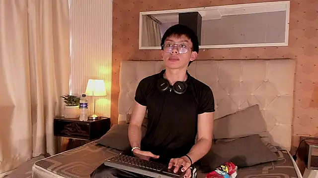 liam twiink online show from 12, 11, 2025