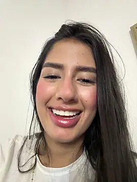 Snapshot of Julieta_Duque chatting on 23, 4, 2026 Julieta Duque online show from 23, 4, 2026