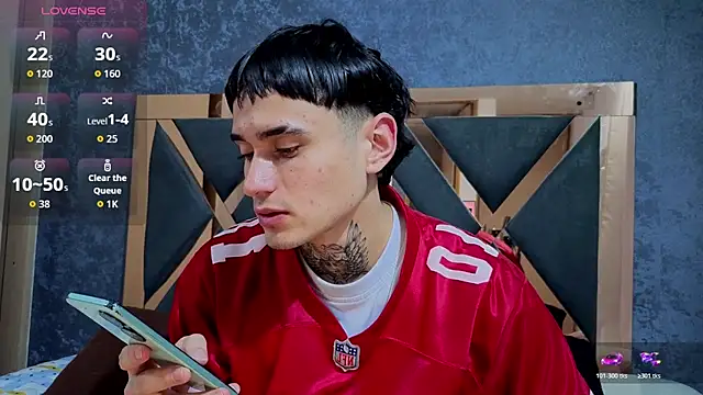 Snapshot of owen_desmond chatting on 21, 10, 2025 owen desmond online show from 21, 10, 2025