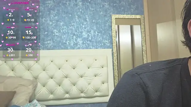 Snapshot of owen_desmond chatting on 22, 10, 2025 owen desmond online show from 22, 10, 2025