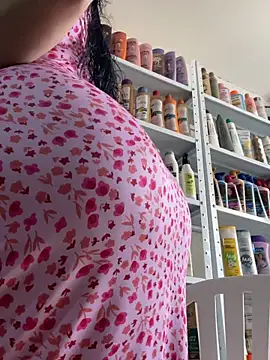 Snapshot of FOX_LATINA chatting on 1, 6, 2026 FOX LATINA online show from 1, 6, 2026