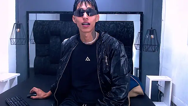 Daniel delux  online show from 28, 10, 2025