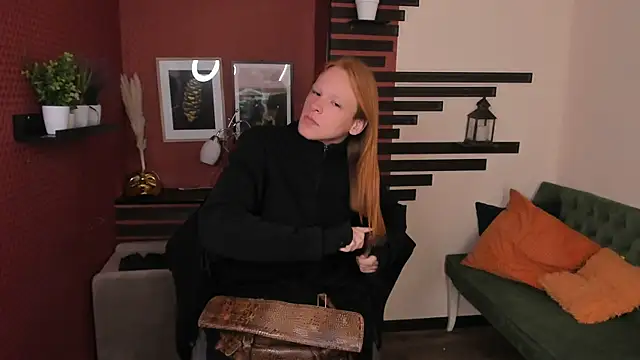 ChloeValentinee online show from 14, 10, 2025