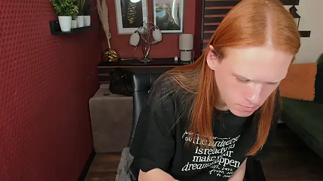 ChloeValentinee online show from 16, 10, 2025