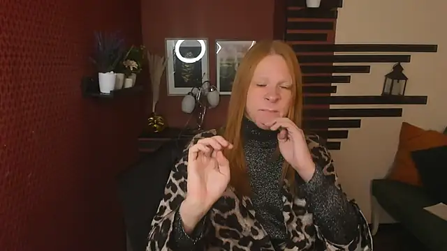 ChloeValentinee online show from 20, 11, 2025