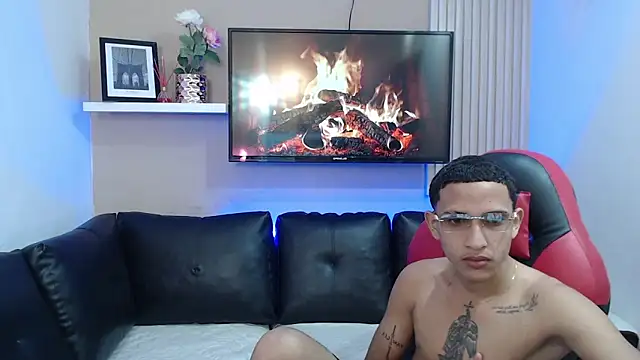 Snapshot of DEIV2_ chatting on 15, 11, 2025 DEIV2 online show from 15, 11, 2025