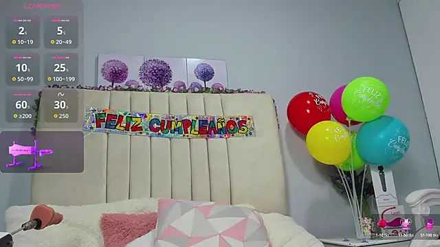 Snapshot of AmandaaWats chatting on 20, 11, 2025 AmandaaWats online show from 20, 11, 2025