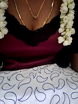 Snapshot of jasminetaml chatting on 8, 10, 2025 jasminetaml online show from 8, 10, 2025