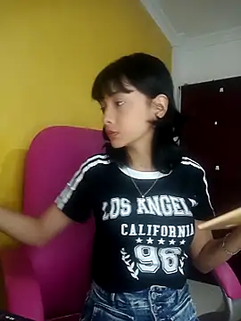 xoxo milk online show from 16, 10, 2025