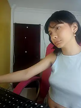 xoxo milk online show from 28, 10, 2025