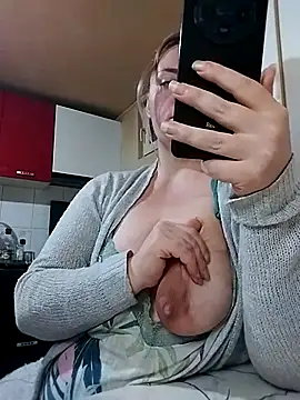 Snapshot of Mommygetnaughty chatting on 1, 12, 2025 Mommygetnaughty online show from 1, 12, 2025