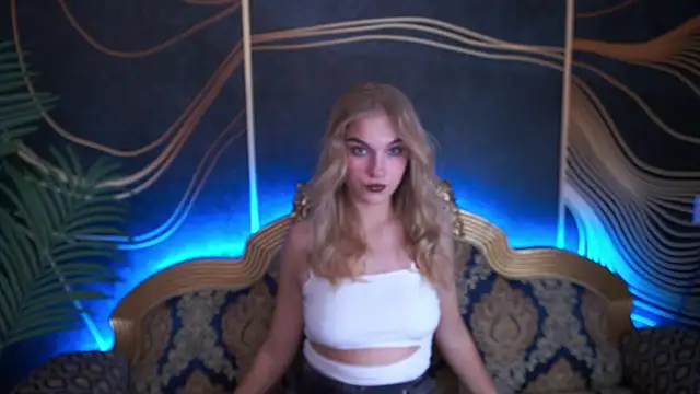 Snapshot of AlinaLiii chatting on 13, 11, 2025 AlinaLiii online show from 13, 11, 2025